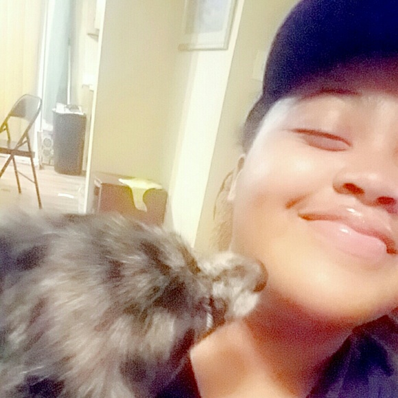 Meet your Posher, Katelyn - Picture 2 of 2